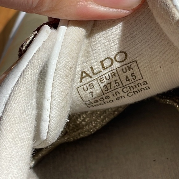 Aldo Women’s Gold Low Platform Sneakers Size 7 - Picture 8 of 9